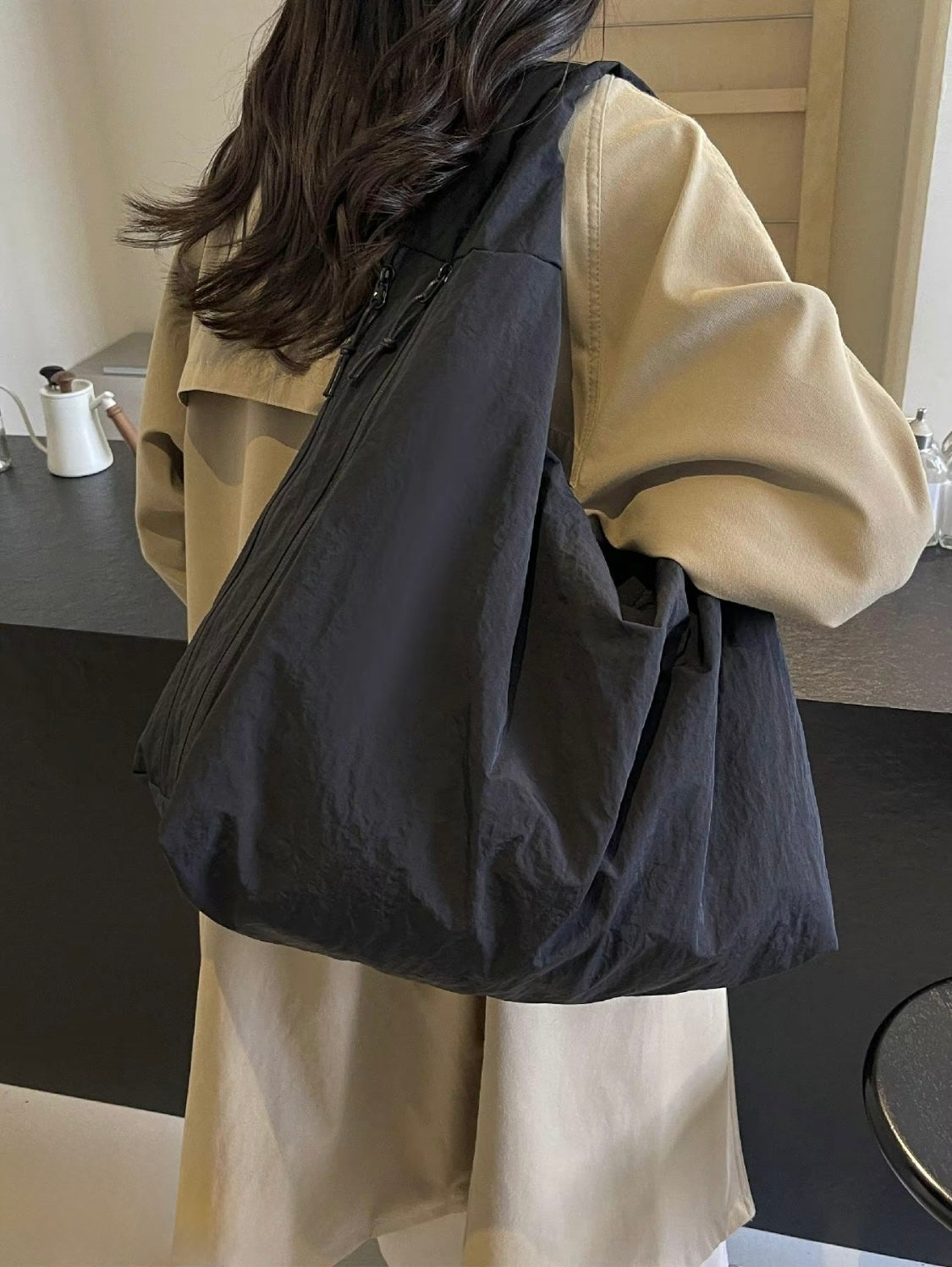 Lucien Terra Tote bag