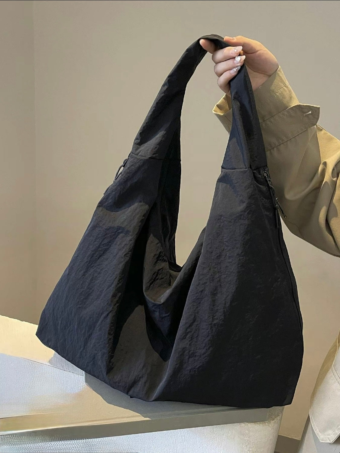 Lucien Terra Tote bag