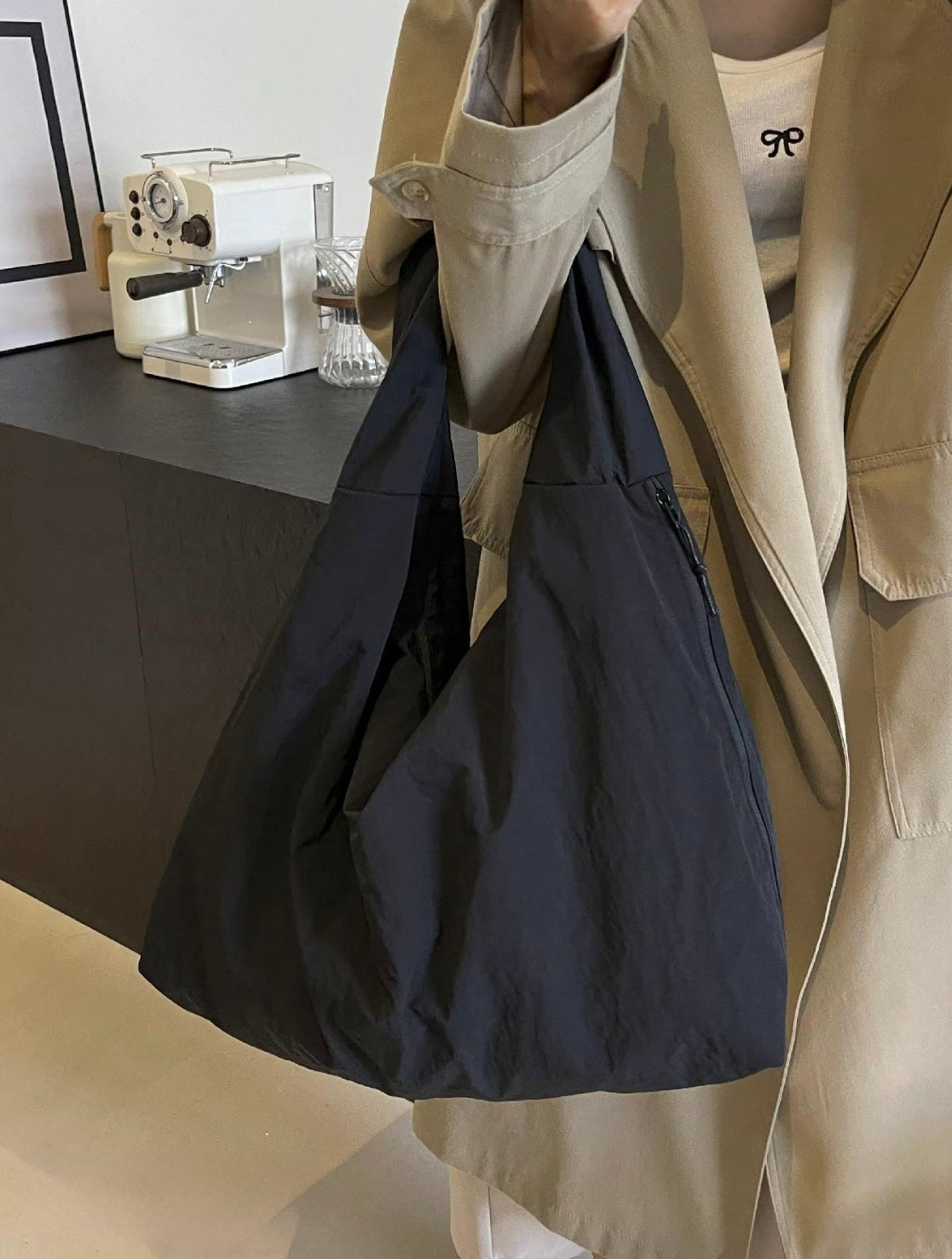 Lucien Terra Tote bag