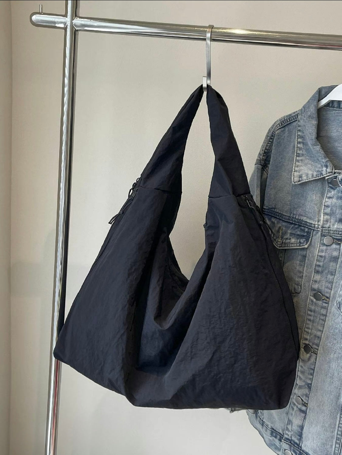 Lucien Terra Tote bag