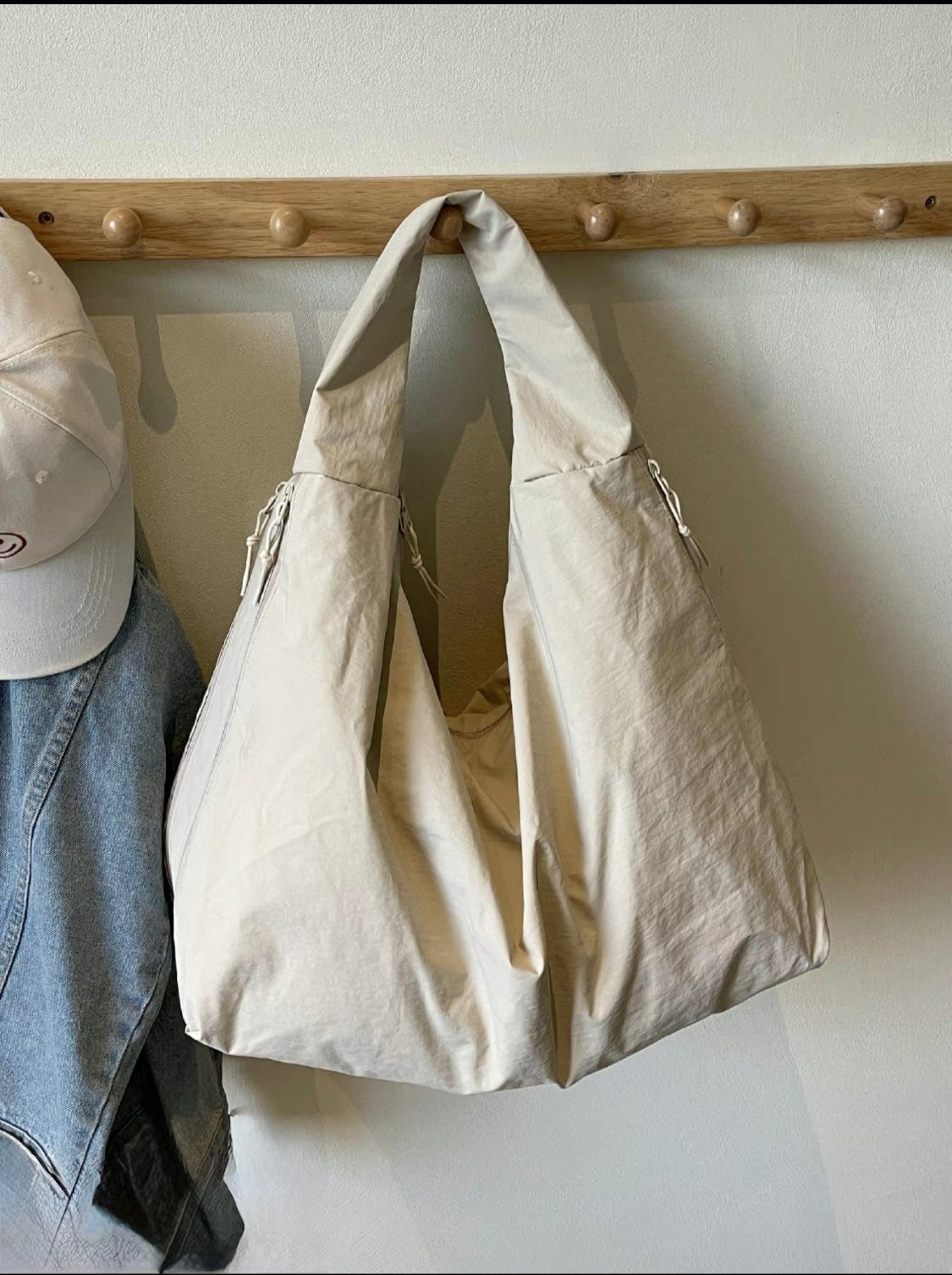 Lucien Terra Tote bag