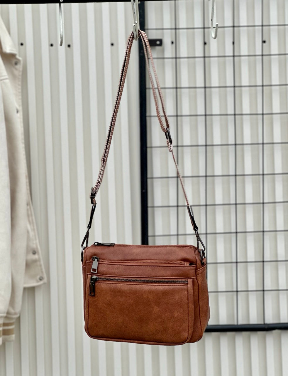 Lucien Stride Sling bag