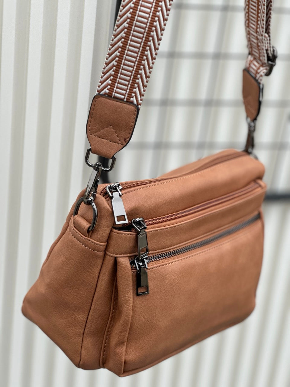 Lucien Stride Sling bag