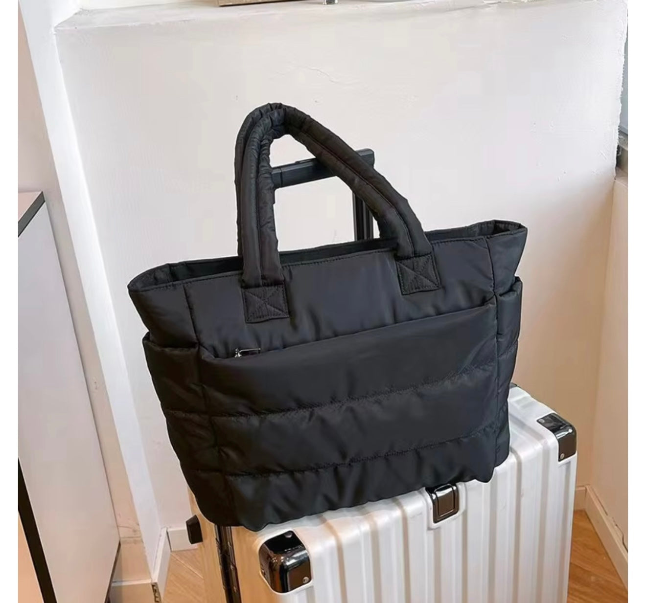 Lucien Puffer Tote bag