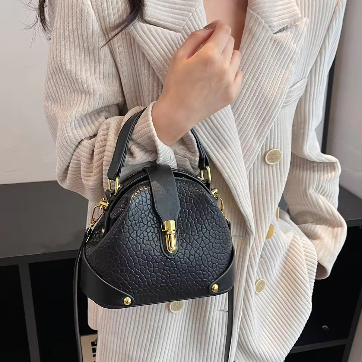 Lucien Everyday sling bag