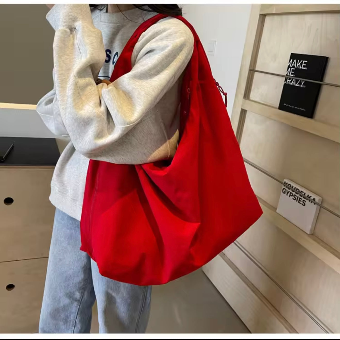 Lucien Terra Tote bag