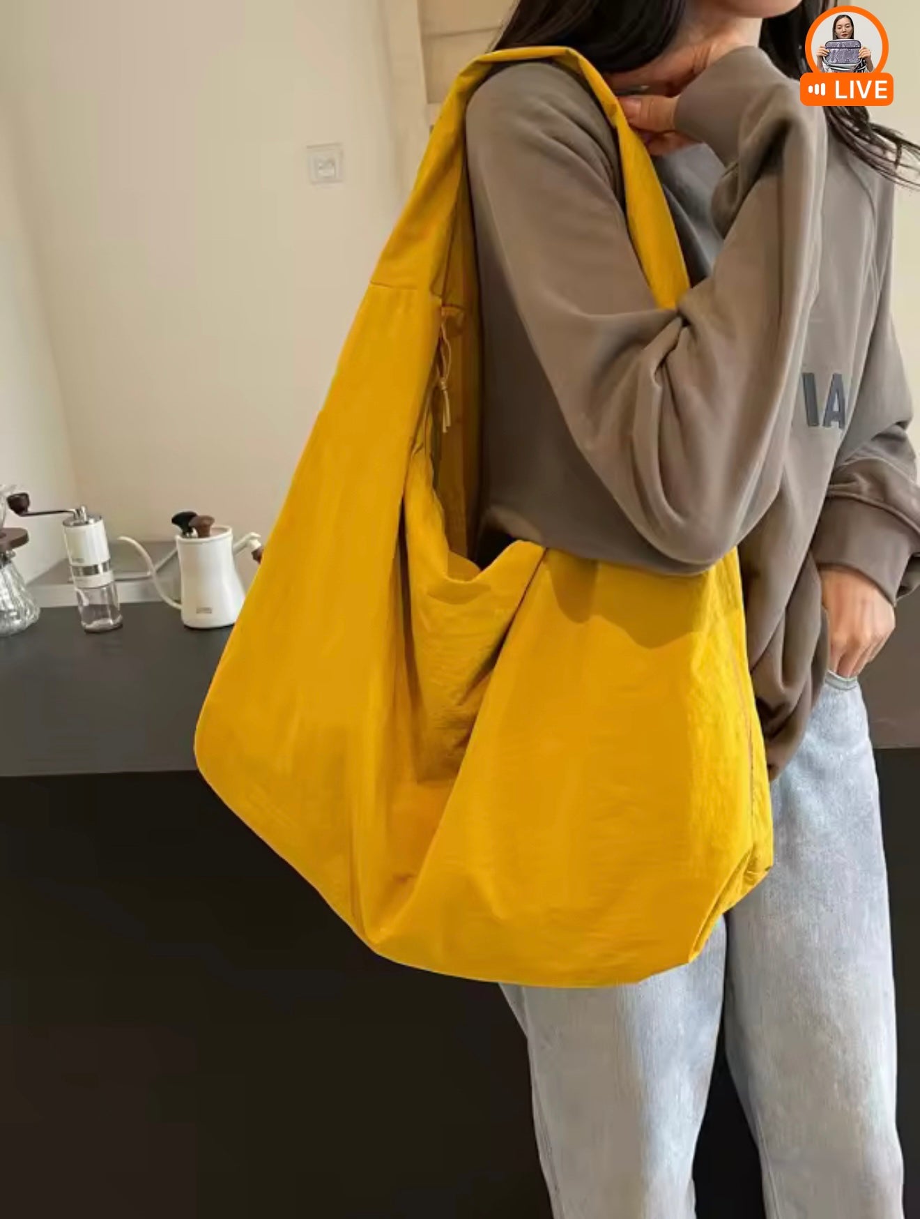 Lucien Terra Tote bag