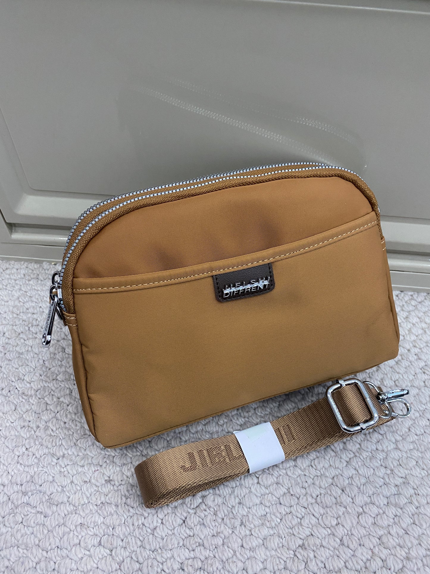 Lucien Urban Voyager Sling bag