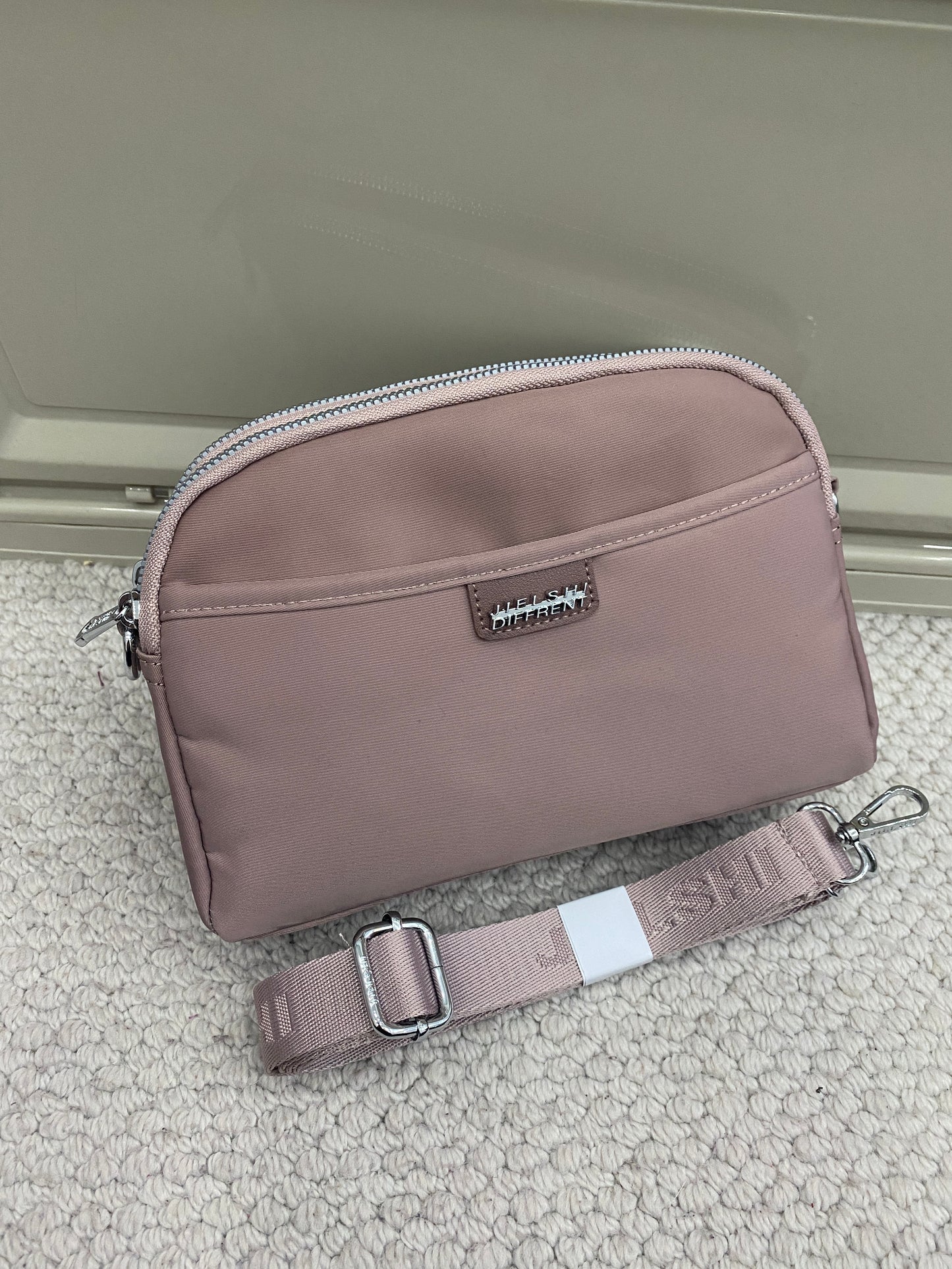 Lucien Urban Voyager Sling bag