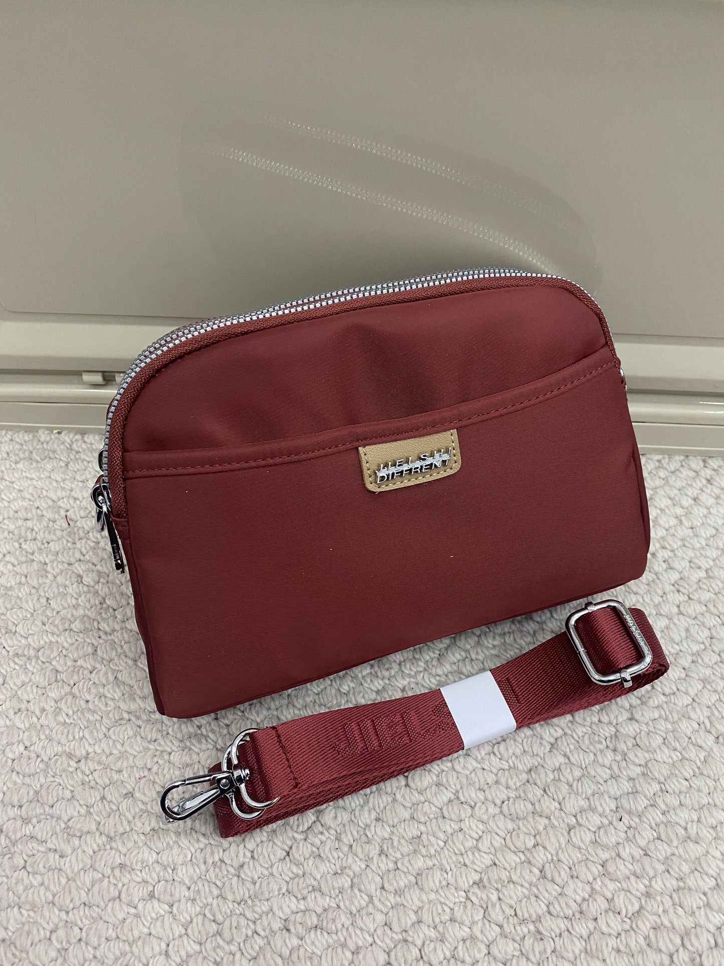 Lucien Urban Voyager Sling bag