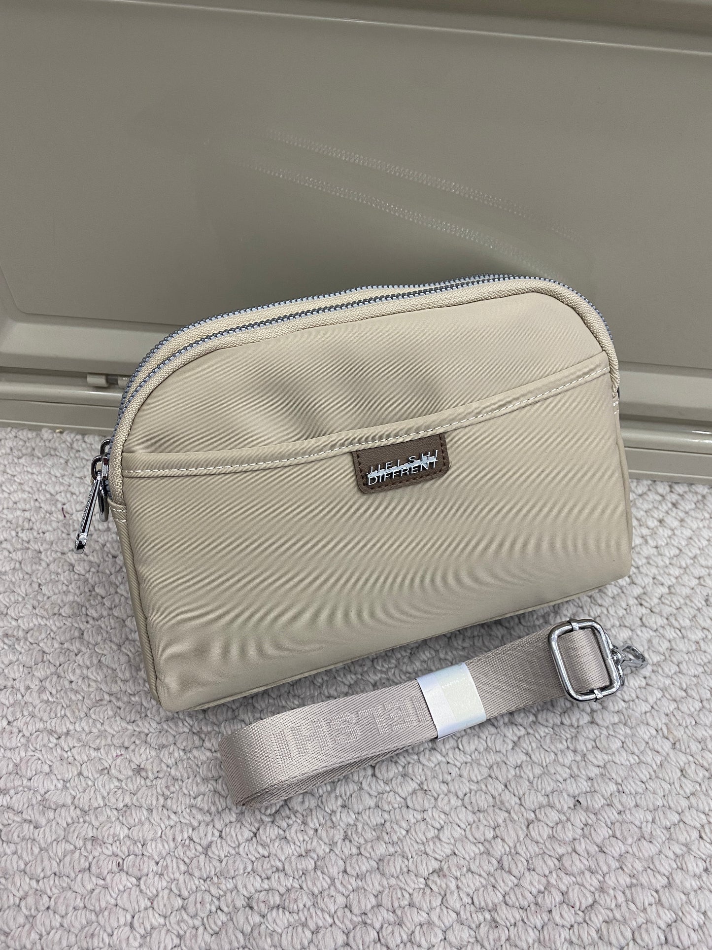 Lucien Urban Voyager Sling bag