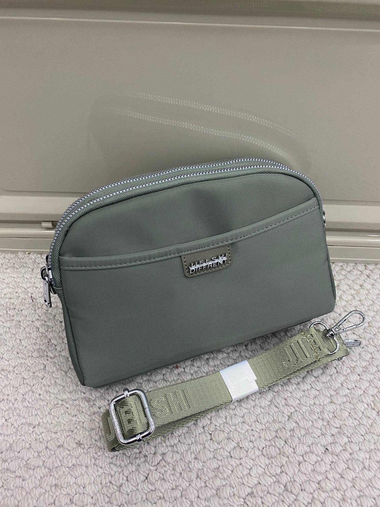 Lucien Urban Voyager Sling bag