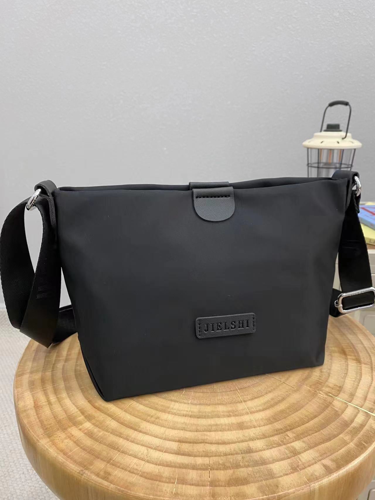 Lucien Travel Pro Sling bag