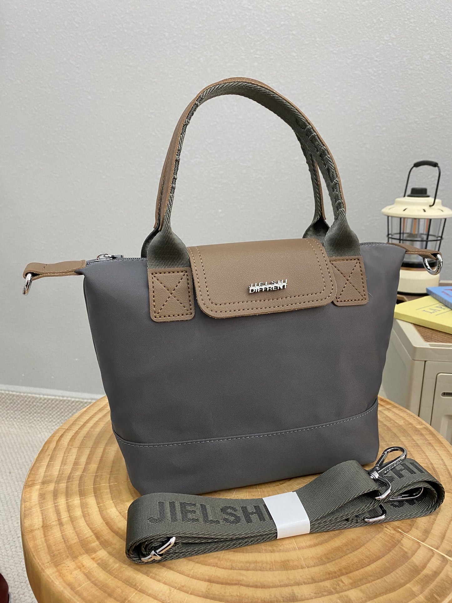 Lucien Daily Runner Sling bag