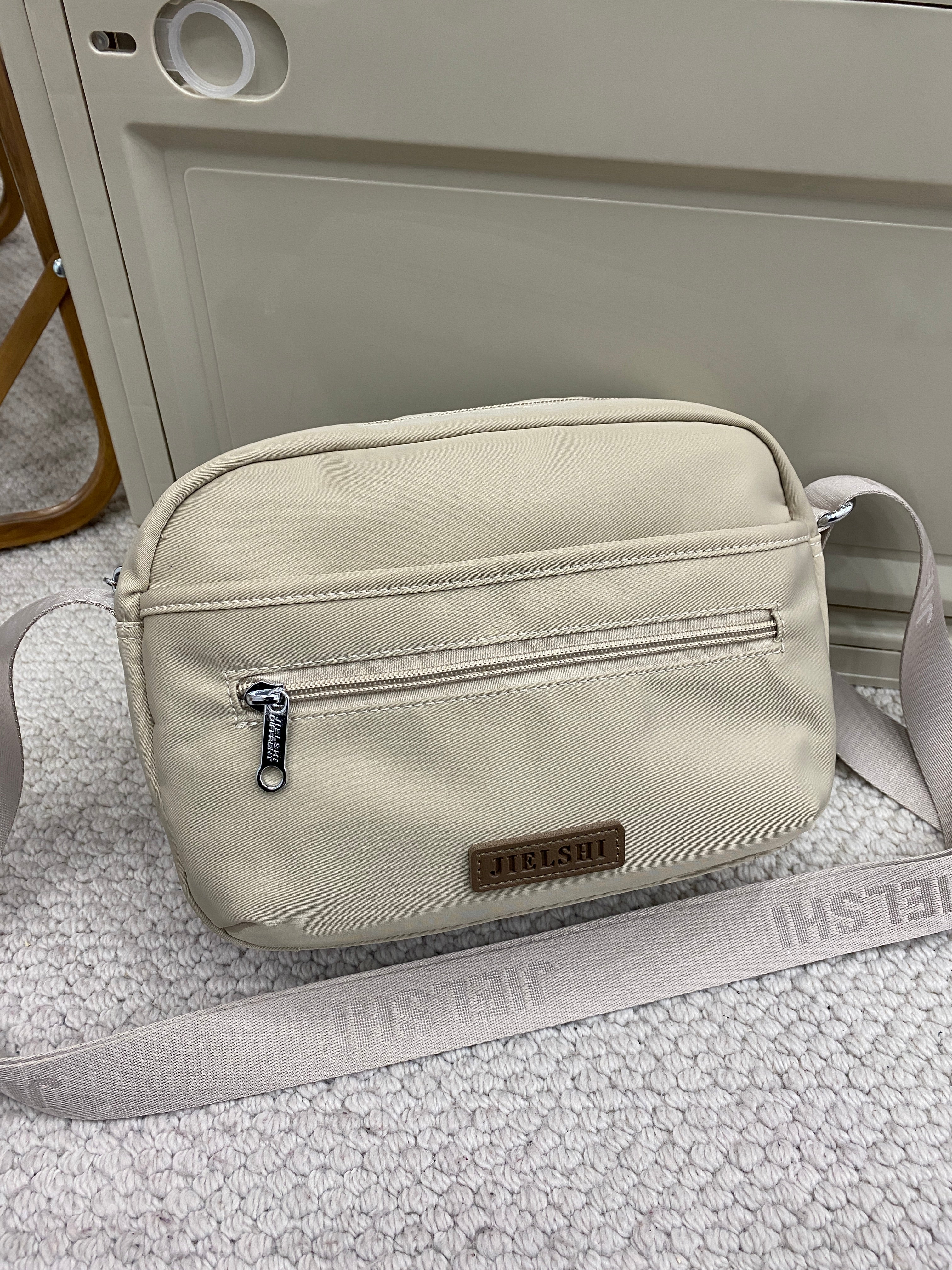 Lucien Boundless Sling bag