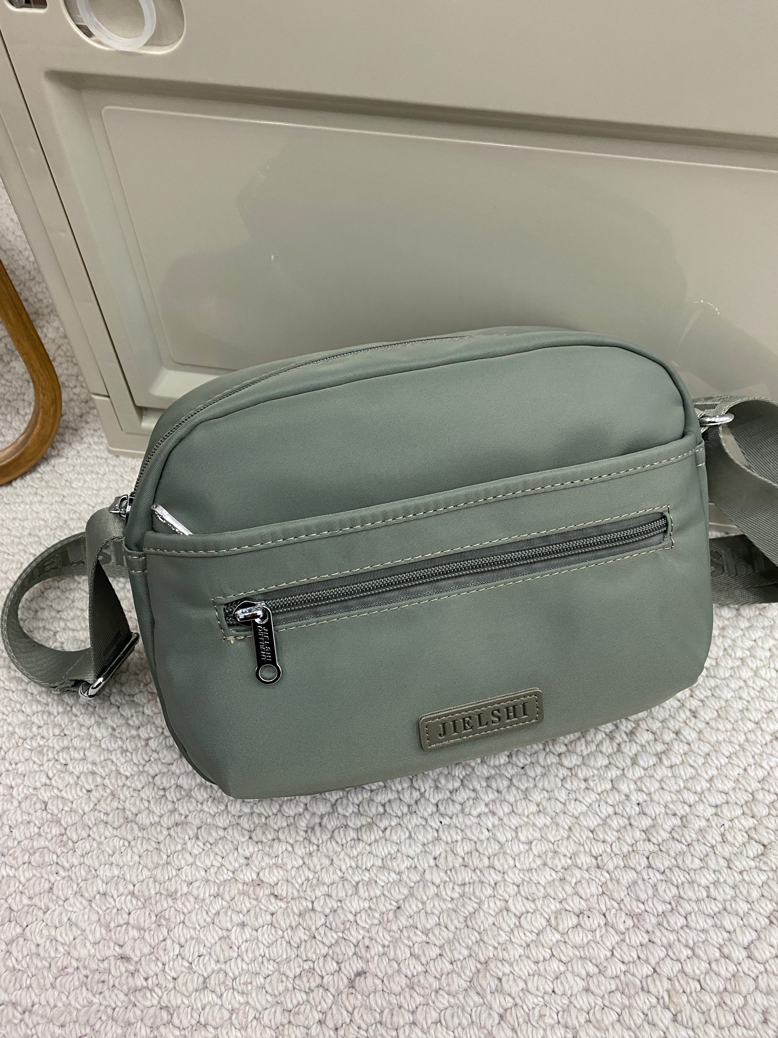 Lucien Boundless Sling bag