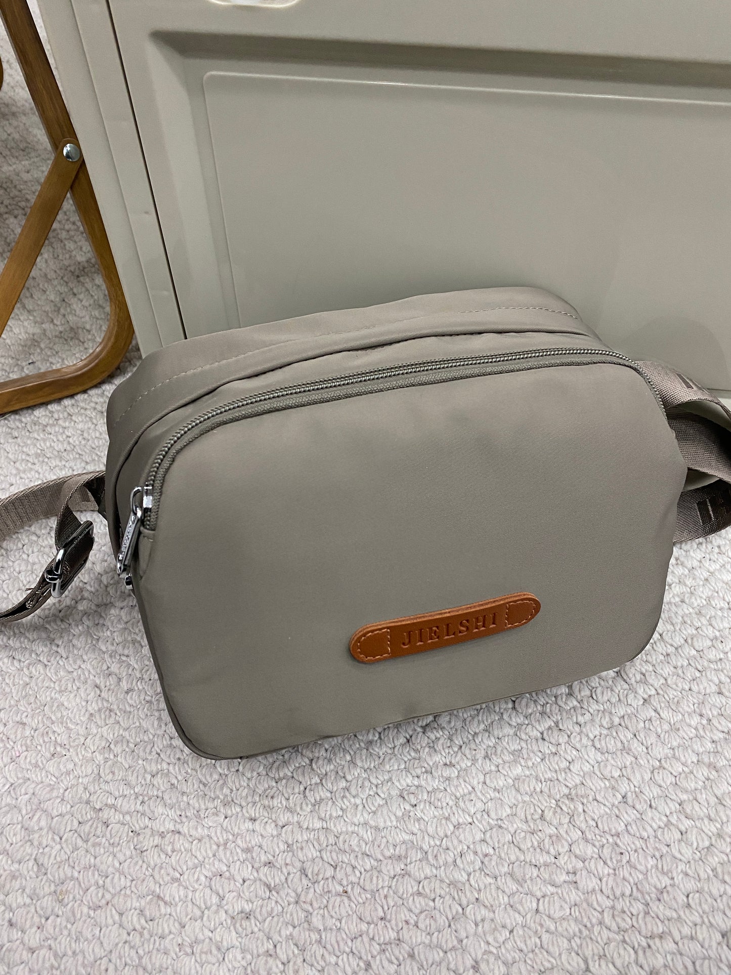 Lucien Opel Sling bag