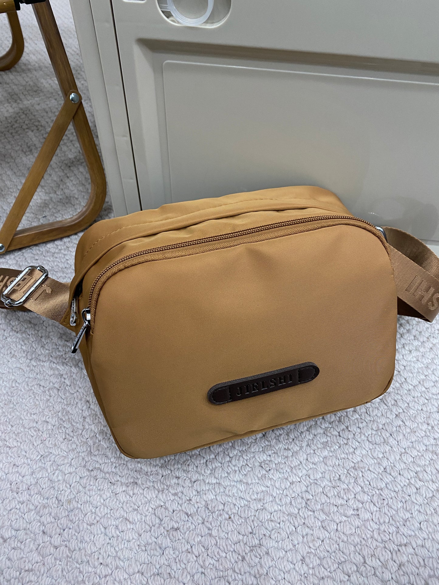 Lucien Opel Sling bag