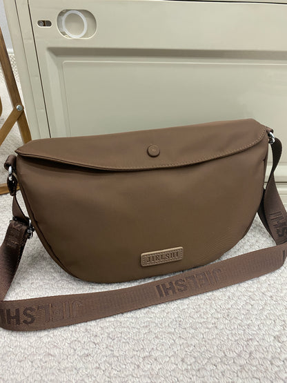 Lucien Vanguard sling bag