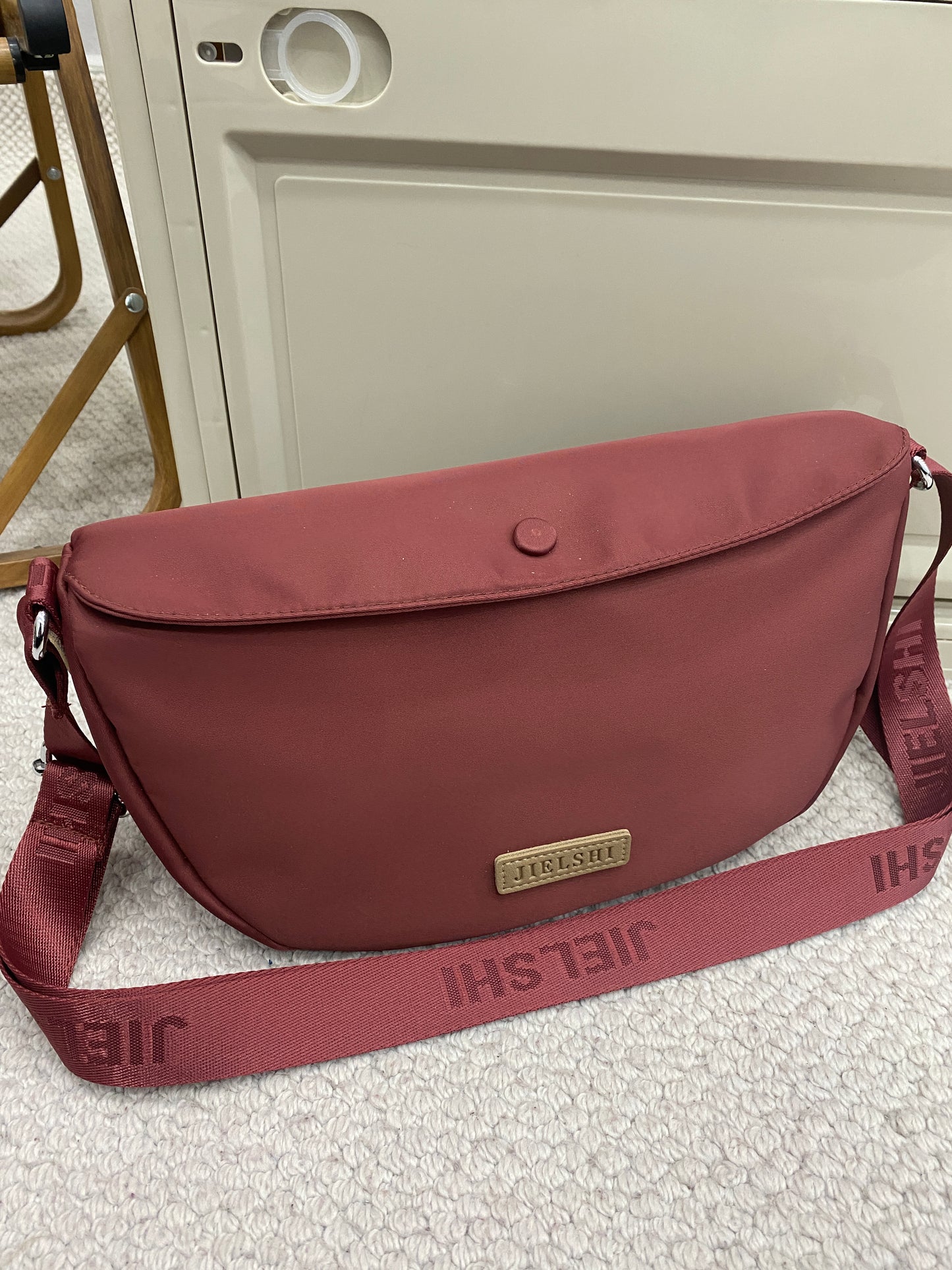 Lucien Vanguard sling bag