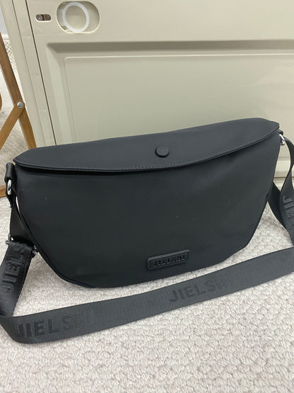 Lucien Vanguard sling bag