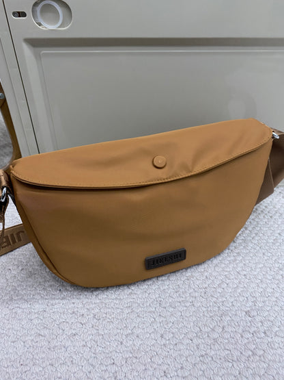 Lucien Vanguard sling bag