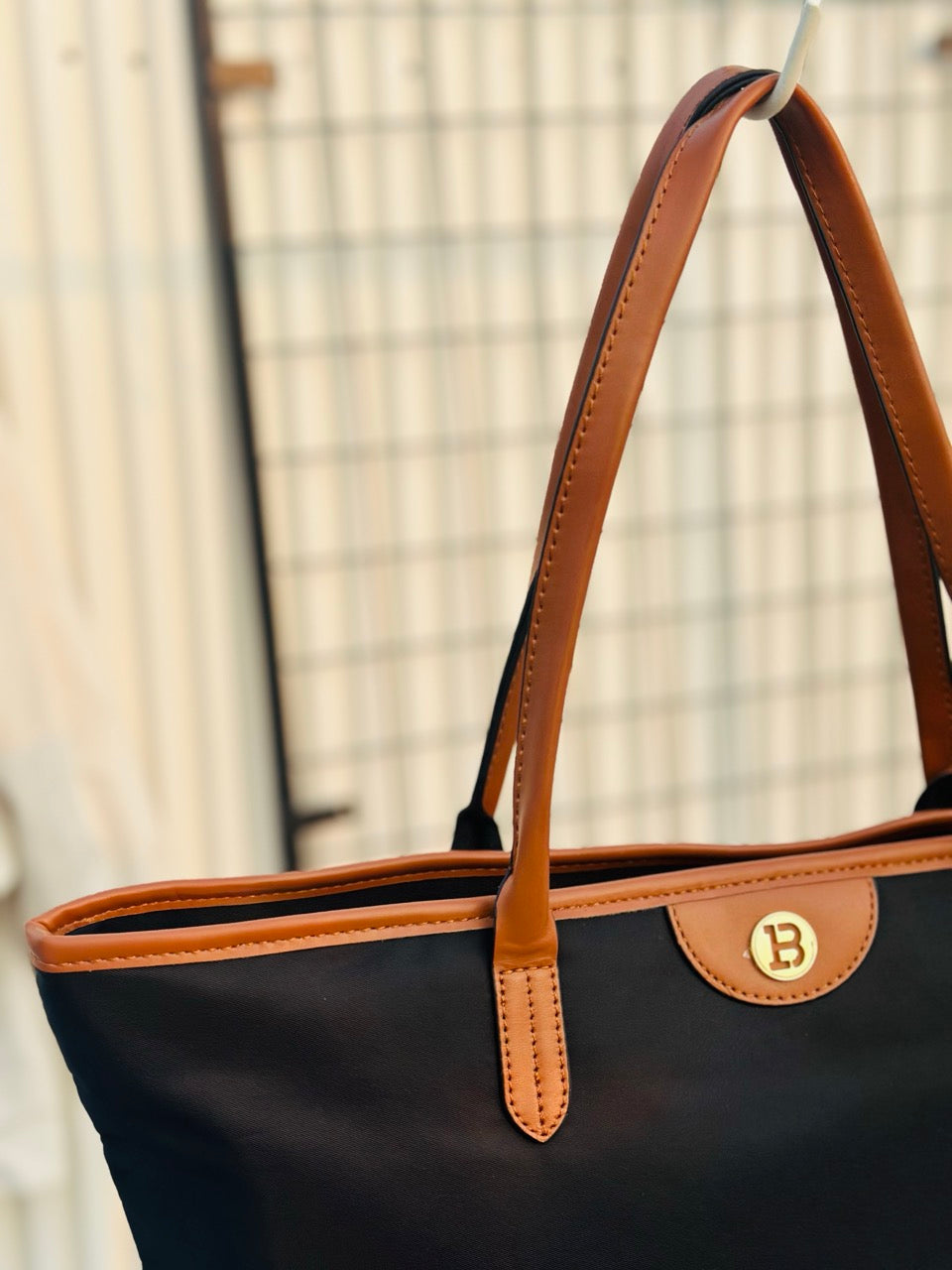 Lucien Active Tote bag