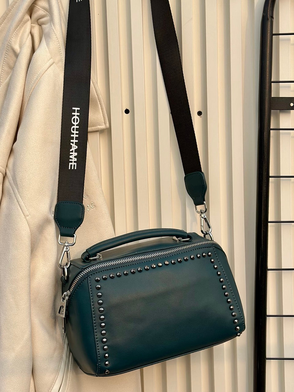 Lucien Basic Horizon Sling bag