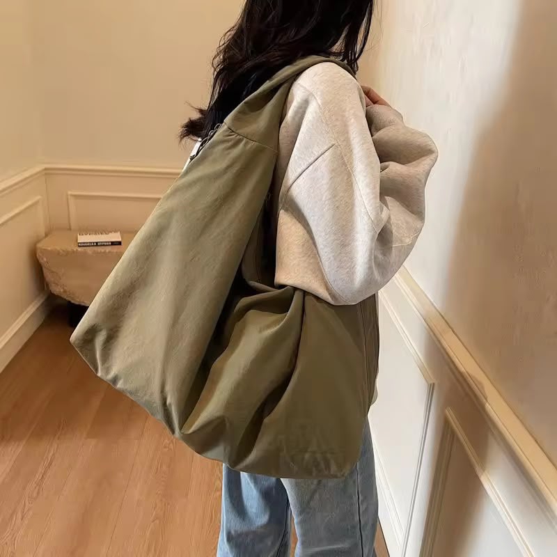 Lucien Terra Tote bag